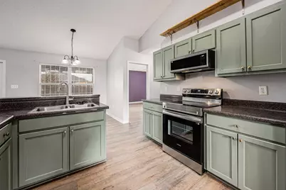 2111 Hagood Loop, Crestview, FL 32536 - Photo 3