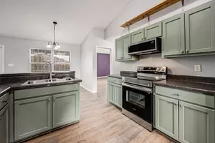 2111 Hagood Loop, Crestview, FL 32536 - Photo 3