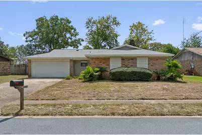 137 Deville Drive, Mary Esther, FL 32569 - Photo 1