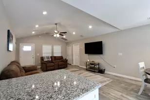 102 Windsor Dr, Crestview, FL 32539 - Photo 9