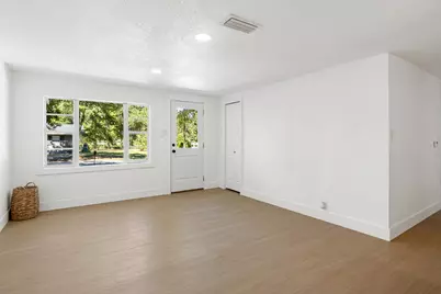 42 Roosevelt Avenue, Defuniak Springs, FL 32435 - Photo 9