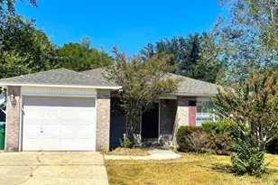 106 Louise Dr, Crestview, FL 32536 - Photo 1
