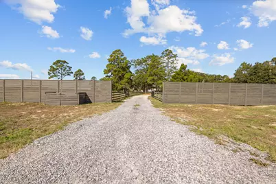 13796 Fl-81, Ponce de Leon, FL 32455 - Photo 9