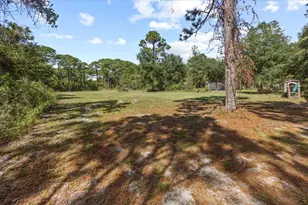 9251 Timber Ln, Navarre, FL 32566 - Photo 11