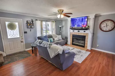 410 Woodland Park Circle, Mary Esther, FL 32569 - Photo 5