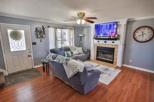 410 Woodland Park Cir, Mary Esther, FL 32569 - Photo 5