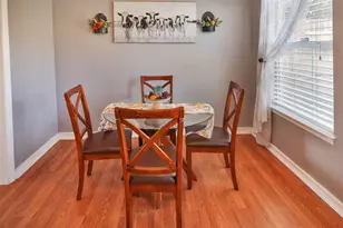 410 Woodland Park Cir, Mary Esther, FL 32569 - Photo 11