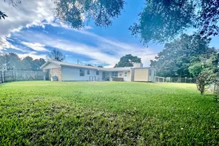 307 NW Sikes Circle NW, Fort Walton Beach, FL 32548 - Photo 3