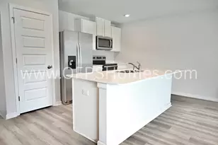 429 Scarborough St, Crestview, FL 32539 - Photo 15