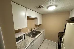 201 E College Blvd, Niceville, FL 32578 - Photo 1