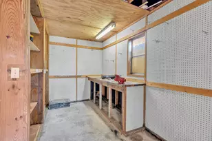 348 Chicago Ave, Valparaiso, FL 32580 - Photo 41