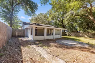 348 Chicago Ave, Valparaiso, FL 32580 - Photo 7