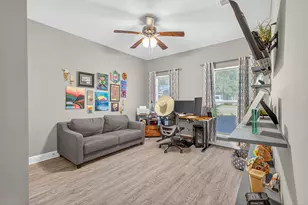 61b 6th St, Shalimar, FL 32579 - Photo 5