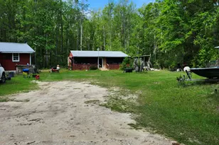 402 Smokehouse Lake Rd, Ponce de Leon, FL 32455 - Photo 1