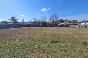 2406 Halfmoon Ln, Crestview, FL 32536 - Photo 15