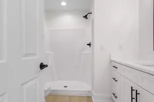 84 W Oleander Ave W, Defuniak Springs, FL 32433 - Photo 21