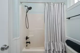 226 E Cypress Ave E, Defuniak Springs, FL 32433 - Photo 17