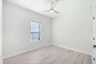 2071 Fountainview Dr, Navarre, FL 32566 - Photo 25