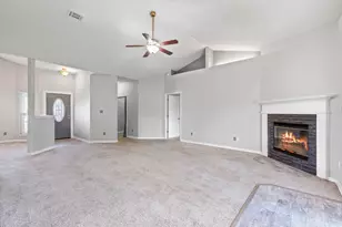 2621 Barefoot Creek Cir, Navarre, FL 32566 - Photo 5