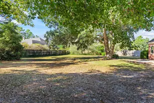 2621 Barefoot Creek Cir, Navarre, FL 32566 - Photo 45