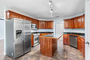 7933 Skyview Blvd, Navarre, FL 32566 - Photo 9