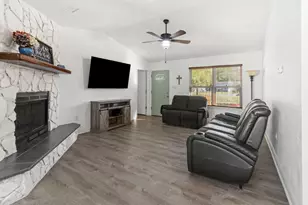 8240 Sevilla St, Navarre, FL 32566 - Photo 7