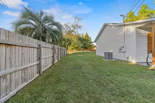 8240 Sevilla St, Navarre, FL 32566 - Photo 25