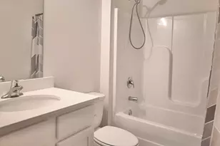 429 Scarborough St, Crestview, FL 32539 - Photo 9