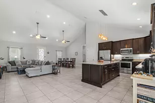 242 Terrance Ln, Mary Esther, FL 32569 - Photo 5
