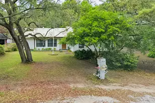 228 Louisiana Ave, Valparaiso, FL 32580 - Photo 1