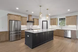 8390 Verano St, Navarre, FL 32566 - Photo 3