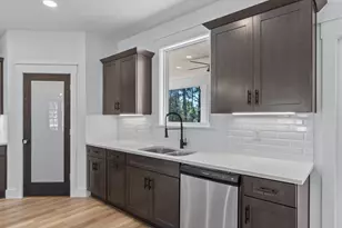 8390 Verano St, Navarre, FL 32566 - Photo 13