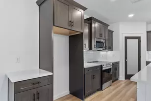 8390 Verano St, Navarre, FL 32566 - Photo 9