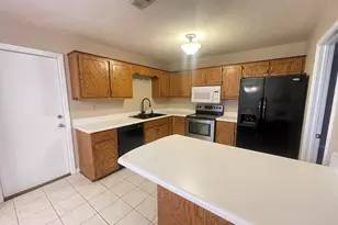 421 Juniper Dr, Crestview, FL 32536 - Photo 5