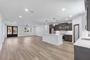 8393 Segura St, Navarre, FL 32566 - Photo 9