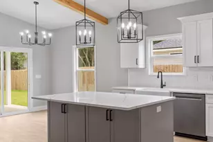 1427 Madelyn Wds Dr, Pensacola, FL 32506 - Photo 17