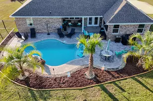 693 Coastal Breeze Dr, Freeport, FL 32439 - Photo 1