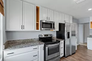 145 W Terry Circle W, Mary Esther, FL 32569 - Photo 9