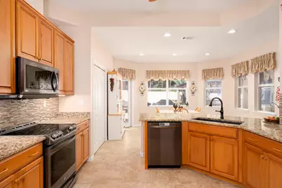 2002 Kildare Circle, Niceville, FL 32578 - Photo 9