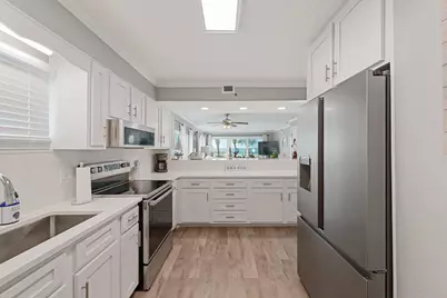 1114 Santa Rosa Boulevard #206, Fort Walton Beach, FL 32548 - Photo 7