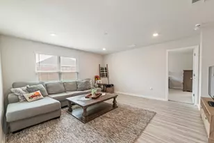 435 Scarborough St, Crestview, FL 32539 - Photo 13