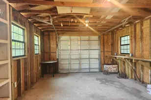 311 E Glen Ave E, Valparaiso, FL 32580 - Photo 17