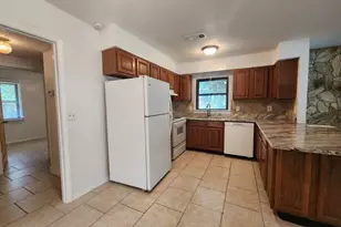 311 E Glen Ave E, Valparaiso, FL 32580 - Photo 11