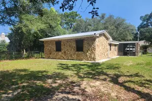 311 E Glen Ave E, Valparaiso, FL 32580 - Photo 19