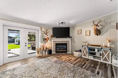 4318 Crystal Lake Drive, Chipley, FL 32428 - Photo 9