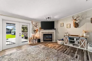 4318 Crystal Lake Dr, Chipley, FL 32428 - Photo 9