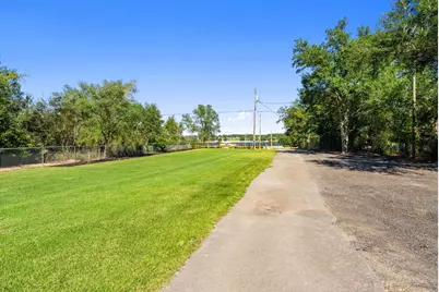 4318 Crystal Lake Drive, Chipley, FL 32428 - Photo 33