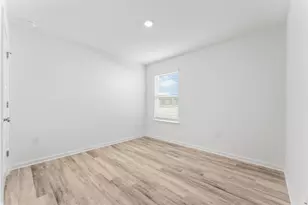 453 Riverwalk Cir, Freeport, FL 32439 - Photo 9