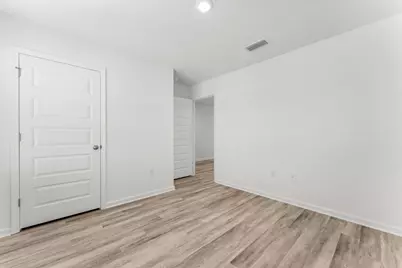 453 Riverwalk Circle, Freeport, FL 32439 - Photo 7