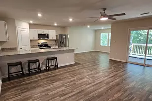 460 Riverwalk Cir, Freeport, FL 32439 - Photo 5